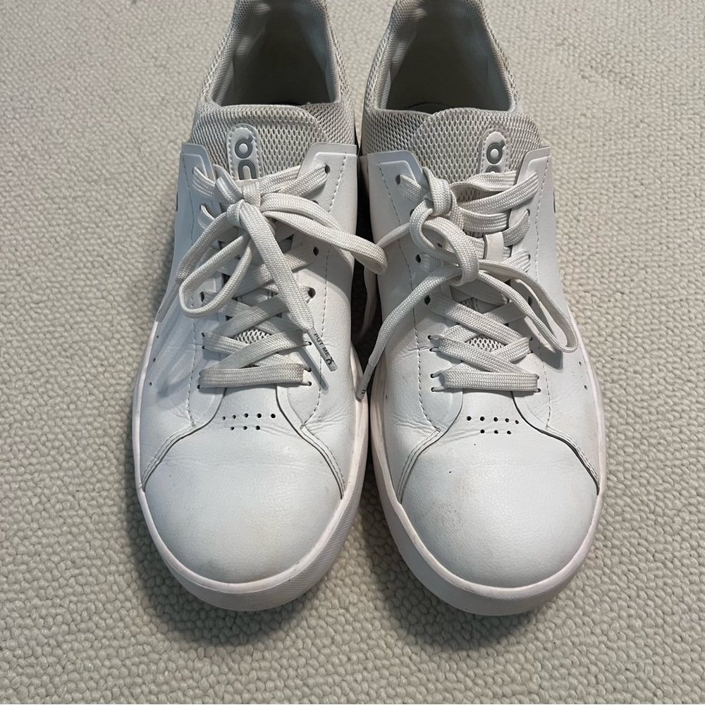 On Cloud White Sneakers W10